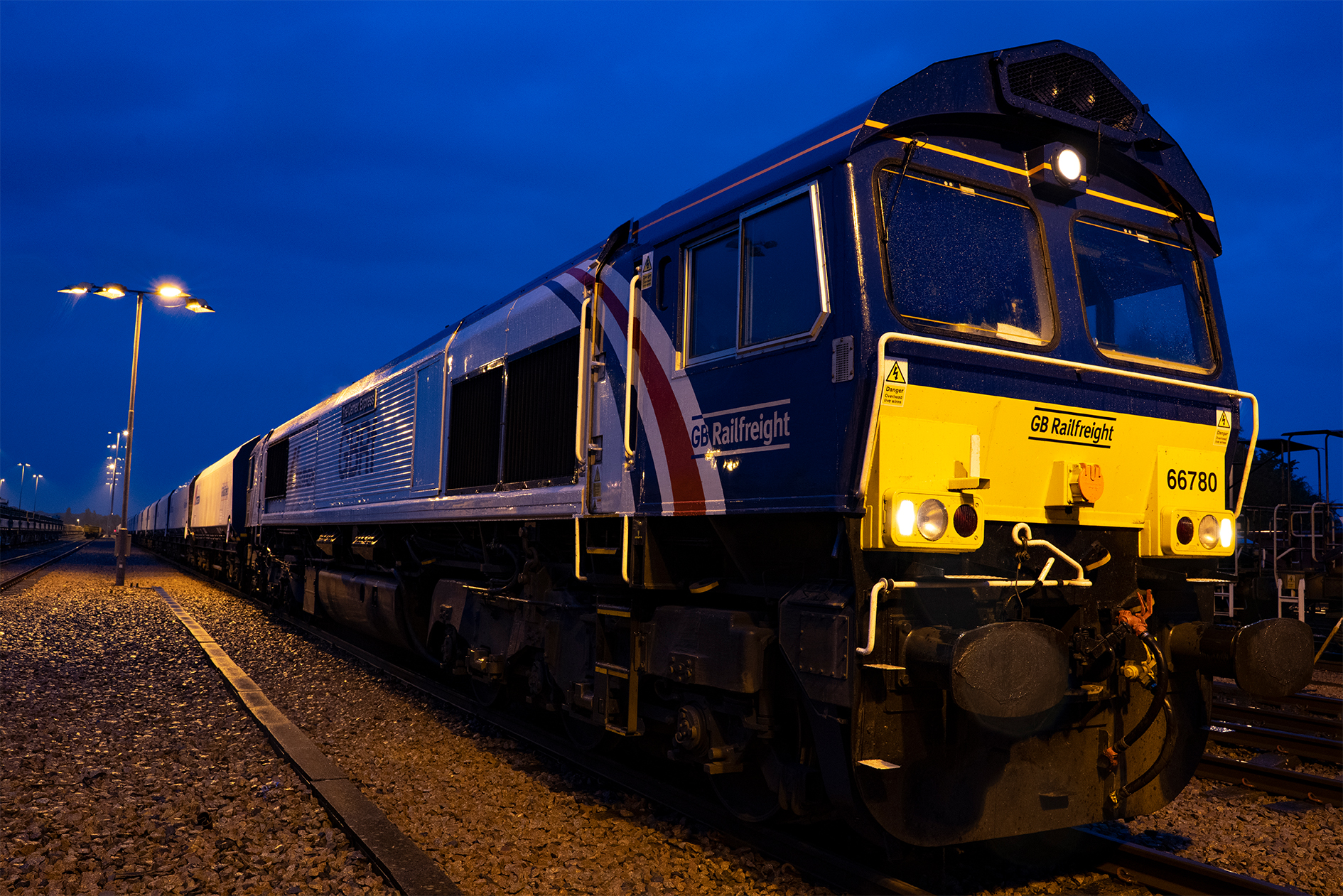 GB Railfreight and CEMEX unveil new service from Dove Holes to Crawley