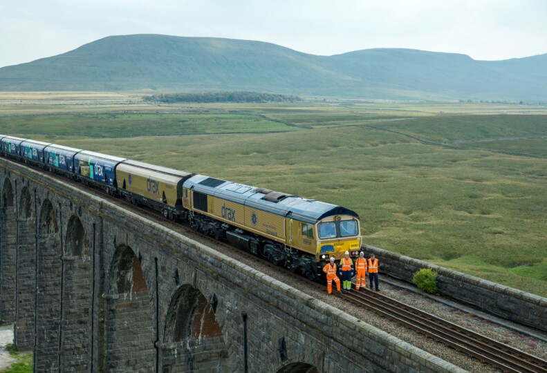 Yorkshire Gold – Drax celebrates 50 years with golden locomotive
